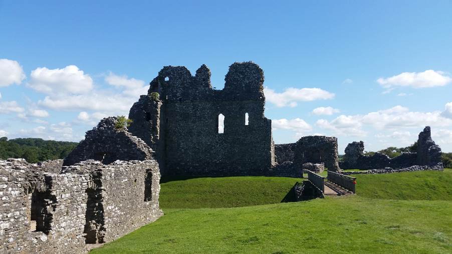 A stone building with windows

Description automatically generated with medium confidence