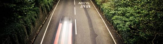 A close up of a road

Description automatically generated